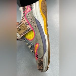 Pre owner beautiful sneakers authentic Gucci